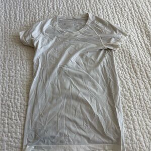 Lululemon short sleeve swiftly tech